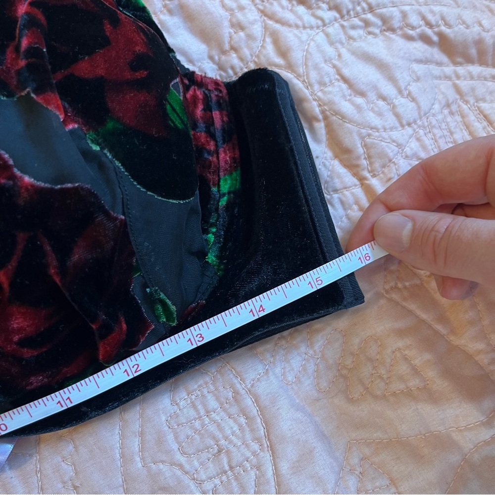 Savage X Fenty Black Bra with Red & Green Floral Velvet - Picture 4 of 5